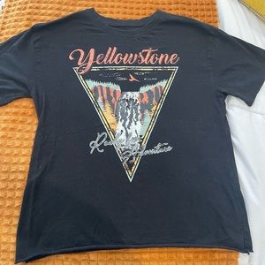 Yellowstone short-sleeve t-shirt. Size medium